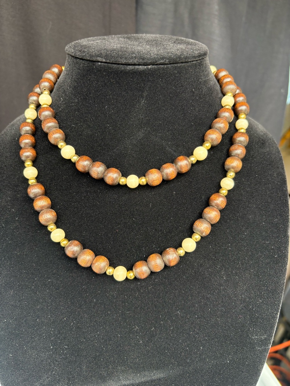 Trifari Elegant Brown and Cream Necklace